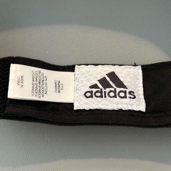 ￼ Adidas Black Visor - Picture 2 of 4